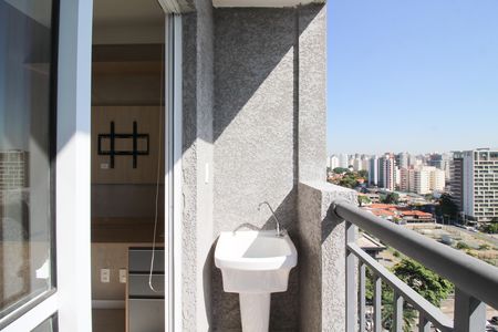 Studio para alugar com 27m², 1 quarto e sem vaga Studio para alugar com 27m², 1 quarto e sem vagaVaranda