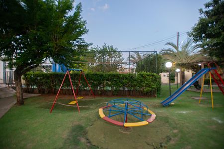 Apartamento para alugar com 108m², 2 quartos e 2 vagas Apartamento para alugar com 108m², 2 quartos e 2 vagasÁrea comum - Playground