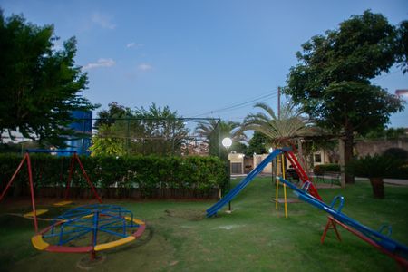 Apartamento para alugar com 108m², 2 quartos e 2 vagas Apartamento para alugar com 108m², 2 quartos e 2 vagasÁrea comum - Playground