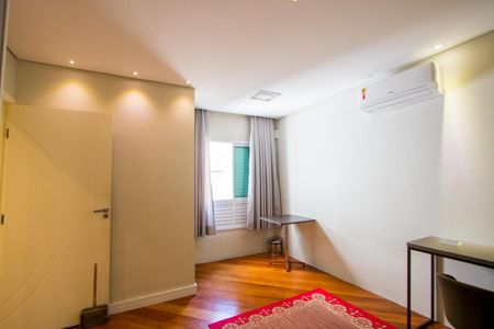 Casa à venda com 362m², 3 quartos e 4 vagasQuarto 2