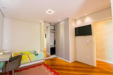 Casa à venda com 362m², 3 quartos e 4 vagasQuarto 2