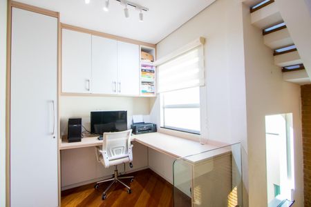 Casa à venda com 362m², 3 quartos e 4 vagasEscritório