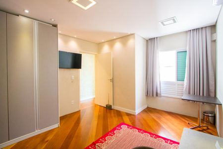 Casa à venda com 362m², 3 quartos e 4 vagasQuarto 2