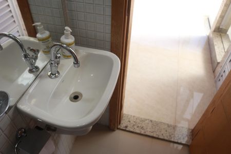 Apartamento à venda com 360m², 3 quartos e 4 vagasBanheiro 1