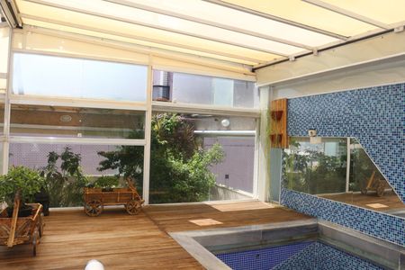 Apartamento à venda com 360m², 3 quartos e 4 vagasQuintal