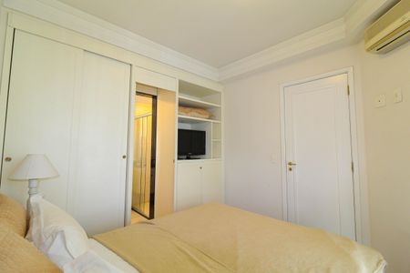 Apartamento à venda com 79m², 3 quartos e 2 vagas Apartamento à venda com 79m², 3 quartos e 2 vagasSuíte
