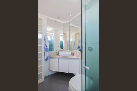 Apartamento à venda com 74m², 3 quartos e 2 vagas Apartamento à venda com 74m², 3 quartos e 2 vagasBanheiro da Suíte