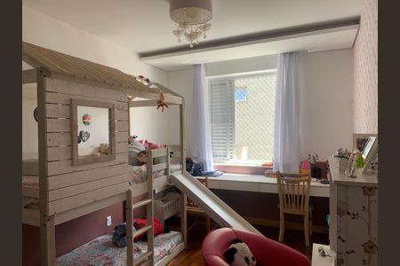 Apartamento à venda com 227m², 4 quartos e 2 vagas Apartamento à venda com 227m², 4 quartos e 2 vagasTerceiro Quarto