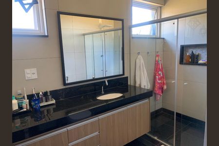 Apartamento à venda com 227m², 4 quartos e 2 vagas Apartamento à venda com 227m², 4 quartos e 2 vagasBanho Social