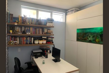 Apartamento à venda com 227m², 4 quartos e 2 vagas Apartamento à venda com 227m², 4 quartos e 2 vagasEscritório além dos 4 quartos