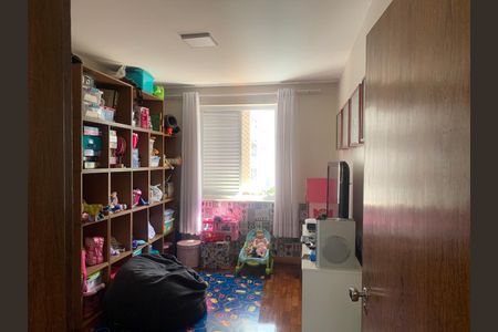 Apartamento à venda com 227m², 4 quartos e 2 vagas Apartamento à venda com 227m², 4 quartos e 2 vagasPrmeiro Quarto