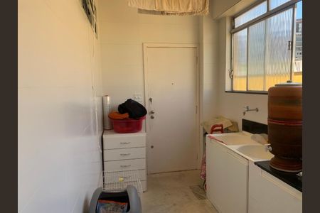 Apartamento à venda com 227m², 4 quartos e 2 vagas Apartamento à venda com 227m², 4 quartos e 2 vagasÁrea de Serviço