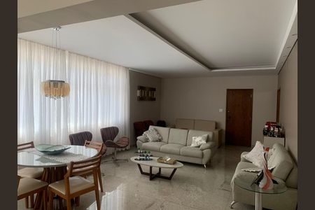 Apartamento à venda com 227m², 4 quartos e 2 vagas Apartamento à venda com 227m², 4 quartos e 2 vagasSalas Estar, TV, reunião e de jantar