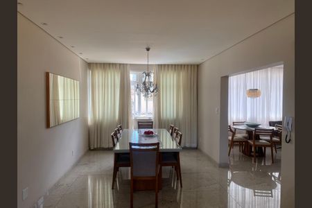 Apartamento à venda com 227m², 4 quartos e 2 vagas Apartamento à venda com 227m², 4 quartos e 2 vagasSalas Estar, TV, reunião e de jantar