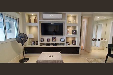 Apartamento à venda com 100m², 2 quartos e 2 vagasSala