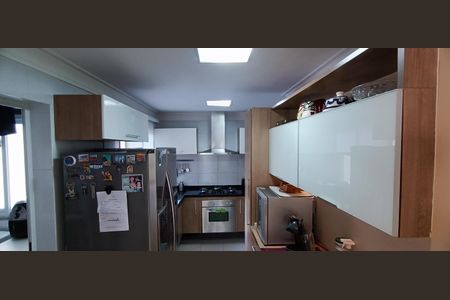 Apartamento à venda com 100m², 2 quartos e 2 vagasCozinha