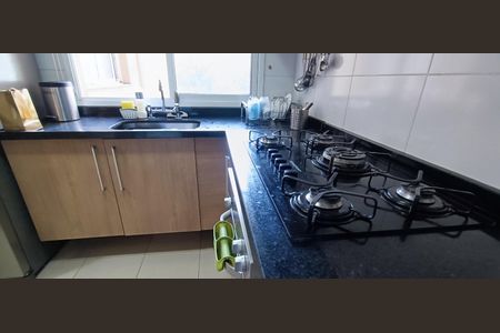 Apartamento à venda com 100m², 2 quartos e 2 vagasCozinha