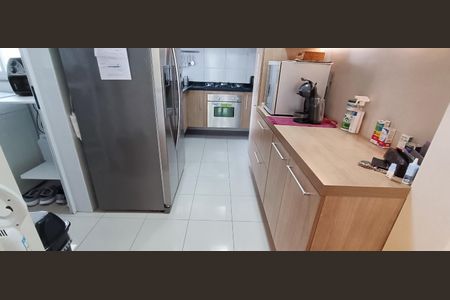 Apartamento à venda com 100m², 2 quartos e 2 vagasCozinha