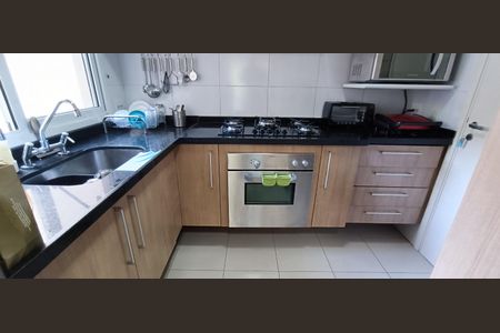 Apartamento à venda com 100m², 2 quartos e 2 vagasCozinha