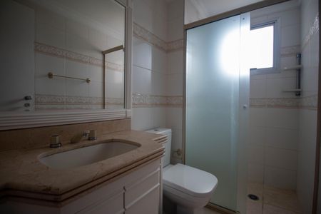 Apartamento à venda com 205m², 4 quartos e 4 vagasBanheiro da Suíte 2