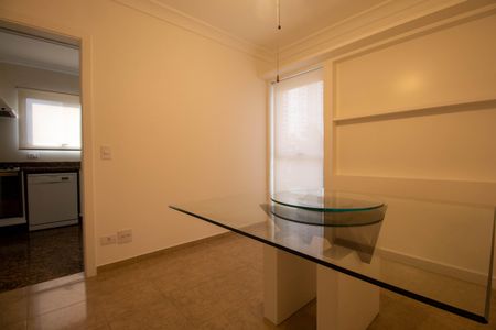 Apartamento à venda com 205m², 4 quartos e 4 vagasSala