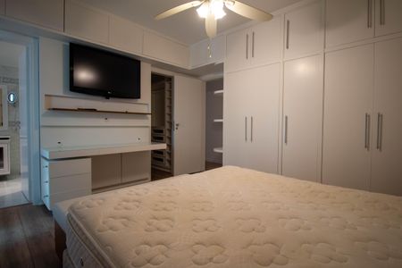 Apartamento à venda com 205m², 4 quartos e 4 vagasSuíte 1