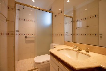 Apartamento à venda com 205m², 4 quartos e 4 vagasBanheiro 2