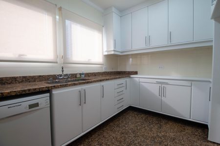 Apartamento à venda com 205m², 4 quartos e 4 vagasCozinha