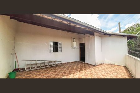 Casa à venda com 600m², 7 quartos e 3 vagas Casa à venda com 600m², 7 quartos e 3 vagasVaranda