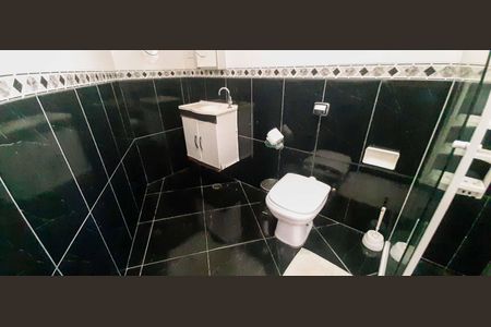 Casa à venda com 600m², 7 quartos e 3 vagas Casa à venda com 600m², 7 quartos e 3 vagasBanheiro Social