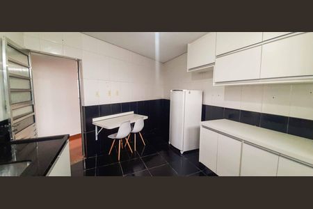 Casa à venda com 600m², 7 quartos e 3 vagas Casa à venda com 600m², 7 quartos e 3 vagasCozinha