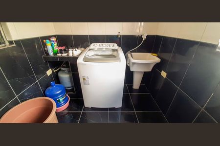 Casa à venda com 600m², 7 quartos e 3 vagas Casa à venda com 600m², 7 quartos e 3 vagasÁrea de Serviço
