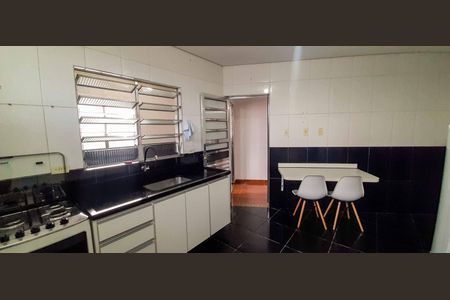 Casa à venda com 600m², 7 quartos e 3 vagas Casa à venda com 600m², 7 quartos e 3 vagasCozinha