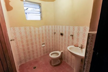 Casa para alugar com 58m², 2 quartos e sem vaga Casa para alugar com 58m², 2 quartos e sem vagaBanheiro