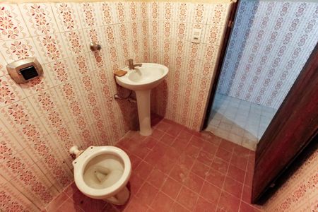Casa para alugar com 58m², 2 quartos e sem vaga Casa para alugar com 58m², 2 quartos e sem vagaBanheiro
