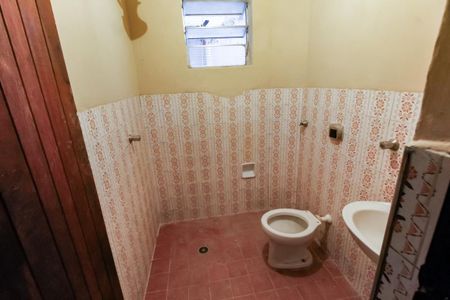 Casa para alugar com 58m², 2 quartos e sem vaga Casa para alugar com 58m², 2 quartos e sem vagaBanheiro