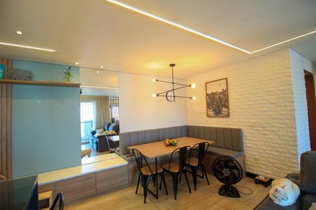 Apartamento à venda com 74m², 2 quartos e 2 vagasSala