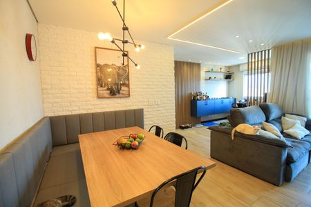 Apartamento à venda com 74m², 2 quartos e 2 vagasSala