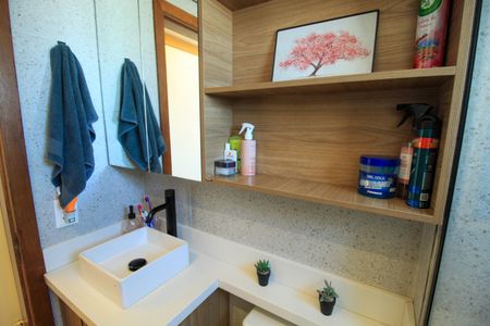 Apartamento à venda com 74m², 2 quartos e 2 vagasBanheiro do Quarto 1