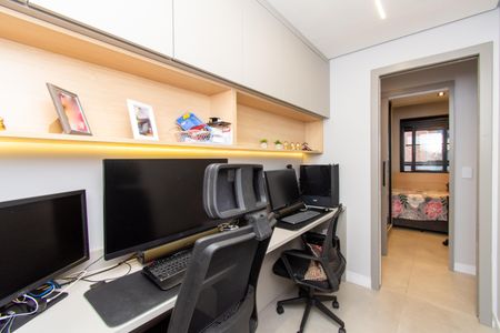 Apartamento à venda com 79m², 3 quartos e 1 vaga Apartamento à venda com 79m², 3 quartos e 1 vagaHome office
