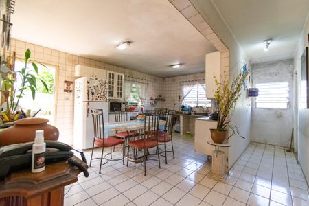 Casa à venda com 307m², 3 quartos e 2 vagasCozinha