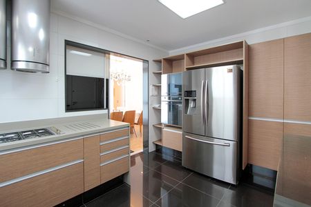 Apartamento para alugar com 234m², 3 quartos e 3 vagas Apartamento para alugar com 234m², 3 quartos e 3 vagasCozinha
