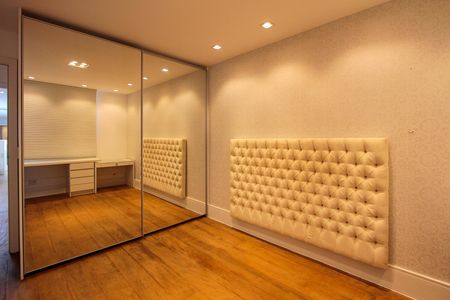 Apartamento para alugar com 234m², 3 quartos e 3 vagas Apartamento para alugar com 234m², 3 quartos e 3 vagas Suíte 3