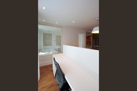 Apartamento para alugar com 234m², 3 quartos e 3 vagas Apartamento para alugar com 234m², 3 quartos e 3 vagasSuíte