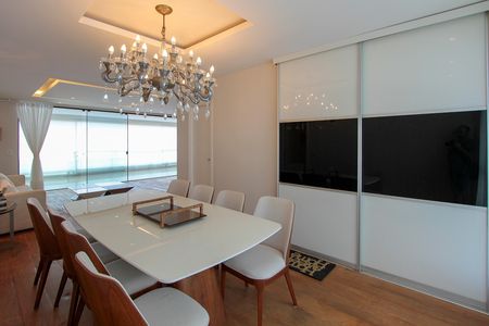 Apartamento para alugar com 234m², 3 quartos e 3 vagas Apartamento para alugar com 234m², 3 quartos e 3 vagasSala de Jantar