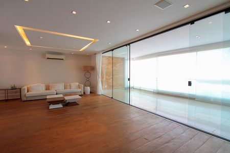 Apartamento para alugar com 234m², 3 quartos e 3 vagas Apartamento para alugar com 234m², 3 quartos e 3 vagasSala