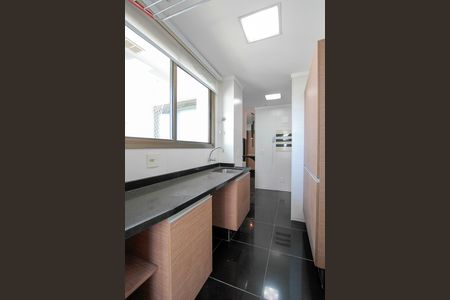 Apartamento para alugar com 234m², 3 quartos e 3 vagas Apartamento para alugar com 234m², 3 quartos e 3 vagasÁrea de Serviço