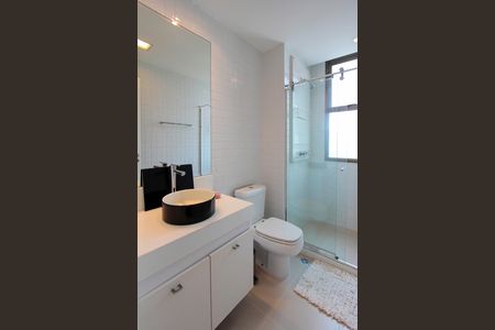 Apartamento para alugar com 234m², 3 quartos e 3 vagas Apartamento para alugar com 234m², 3 quartos e 3 vagasBanheiro 2 Suíte