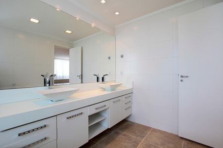 Apartamento para alugar com 234m², 3 quartos e 3 vagas Apartamento para alugar com 234m², 3 quartos e 3 vagasBanheiro Suíte