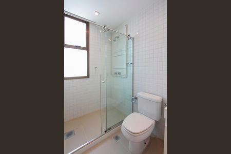 Apartamento para alugar com 234m², 3 quartos e 3 vagas Apartamento para alugar com 234m², 3 quartos e 3 vagasBanheiro Suíte 3